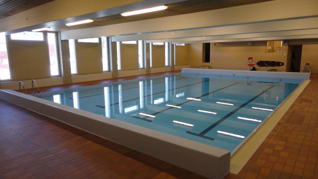 Symjehall - Klikk for stort bilete